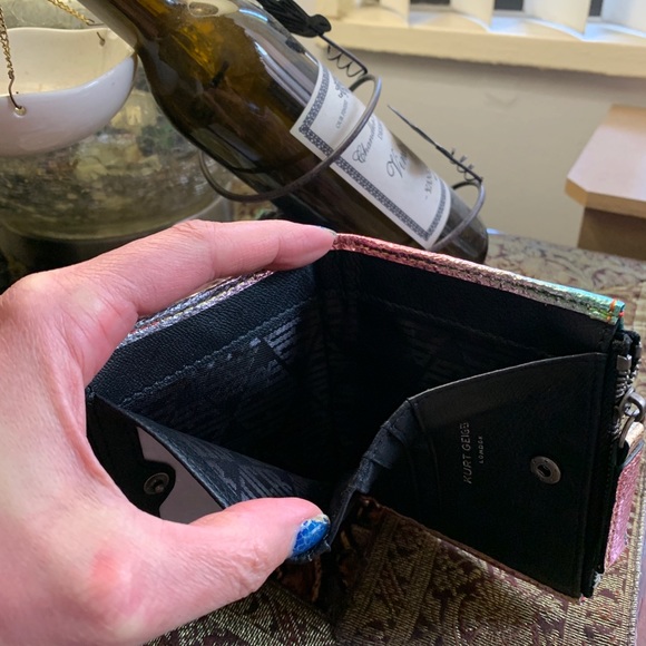 Authentic KURT GEIGER LONDON Metallic leather bifold snap 2zips cards/ID wallet - Picture 7 of 10